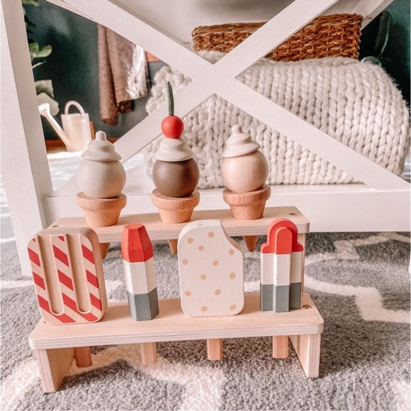 Heart and Hand Wood Sets - Picture 4 of 13